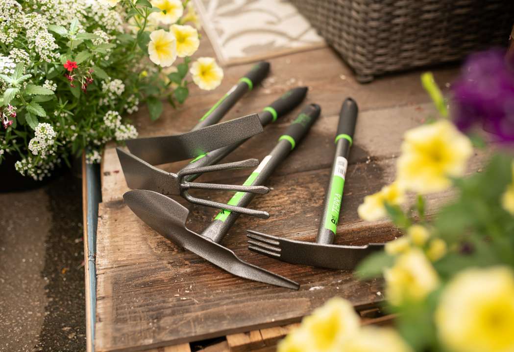Garden Tools & Watering - Gardenworks