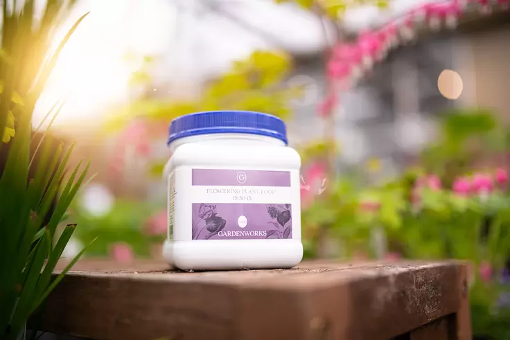 GARDENWORKS Flowering Plant Food 15-30-15 - image 1