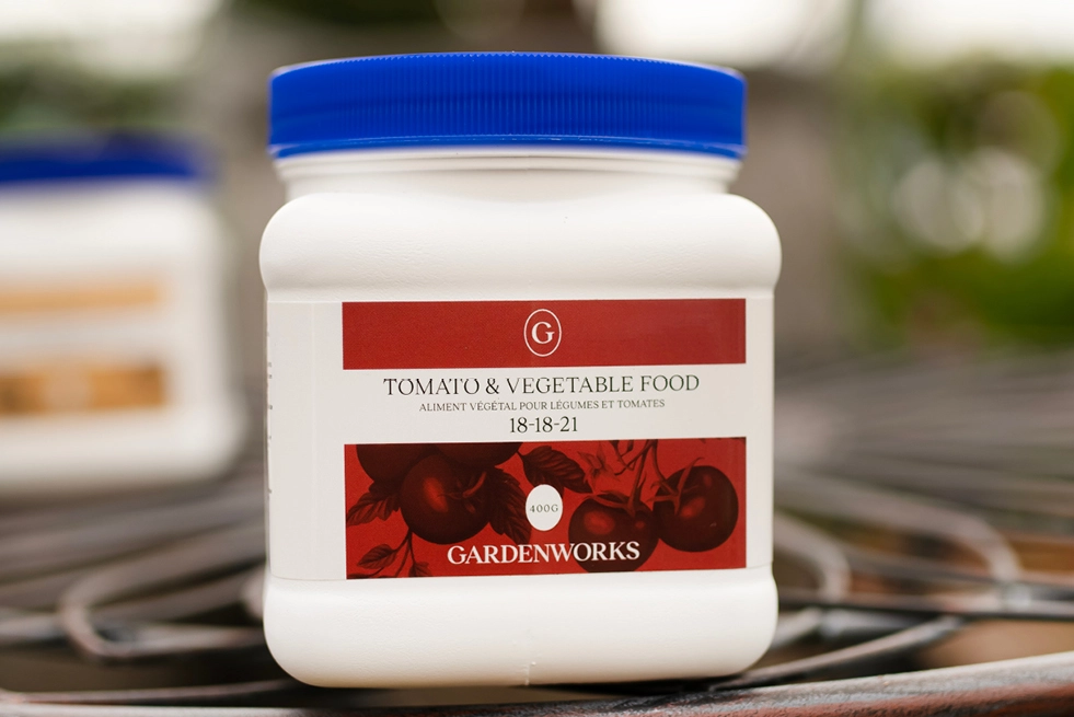 Tomatoです GARDENWORKS Tomato & Vegetable Fertilizer 18-18-21 - Gardenworks